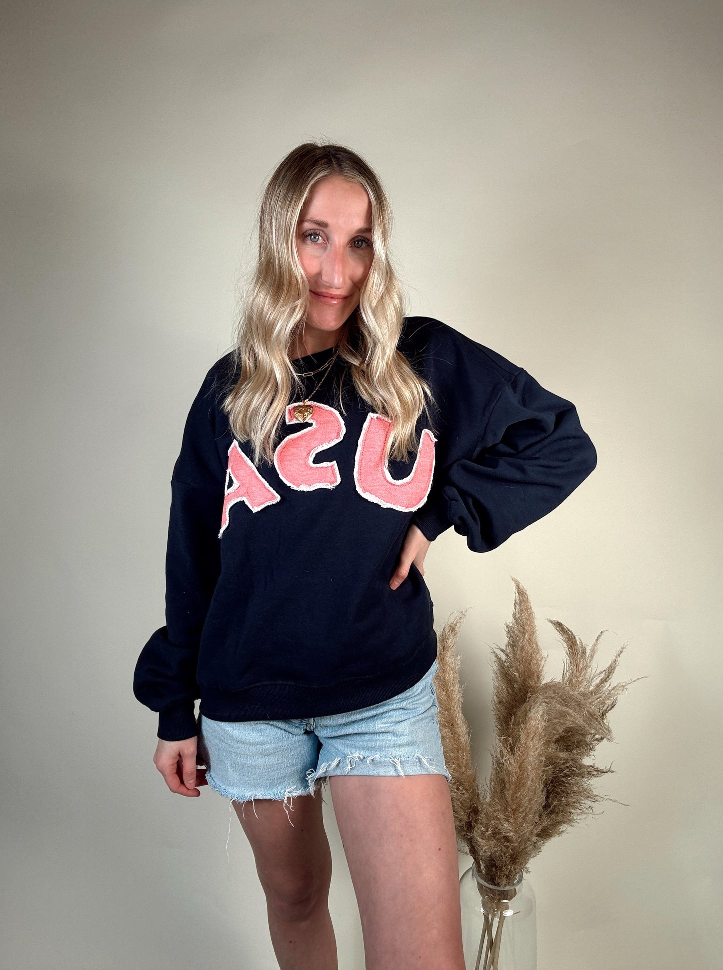 sweatshirt, use sweatshirt, graphic sweatshirt, free people dupe, dupes