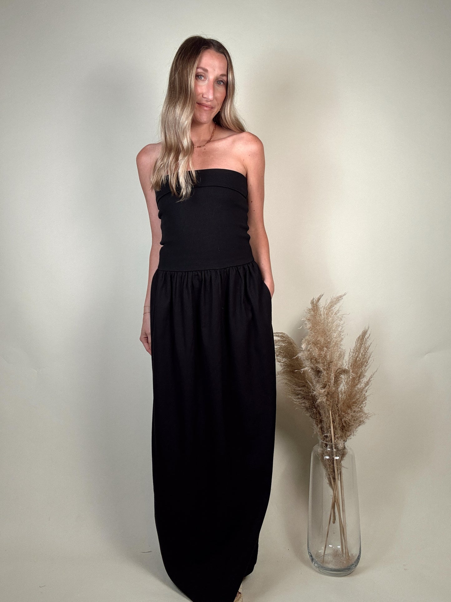 Remi Ribbed Linen Dress - Black