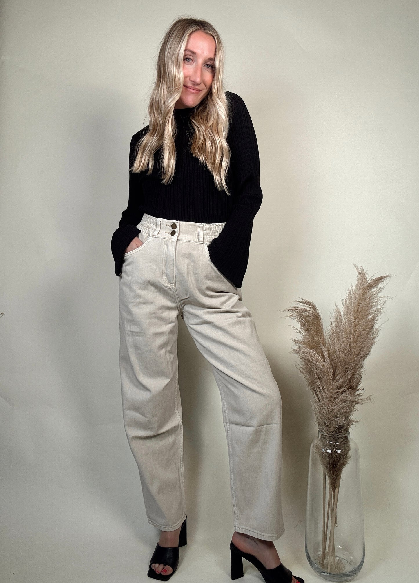 Cotton Double Button Barrel Jeans - Beige
