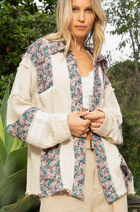 Nantucket Floral Print Button Down Shirt Designed in long sleeve top in cut and sew shirt Print fabric patch Front pockets Trim and out seam detailing Metal button down Vintage washing Solid color