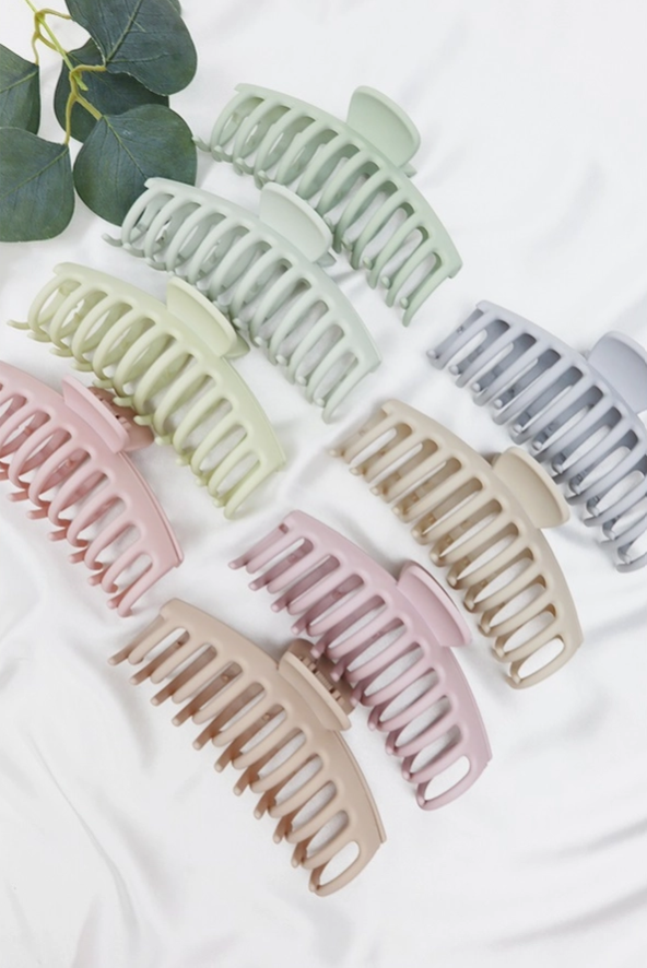 Matte Large Round Comb Hair Claw