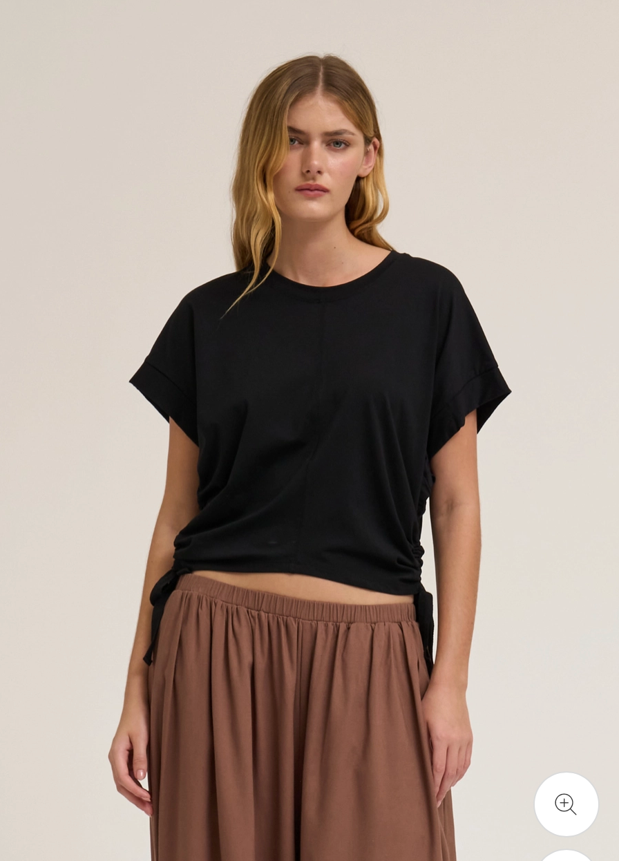 Side Scrunch Tee - Black