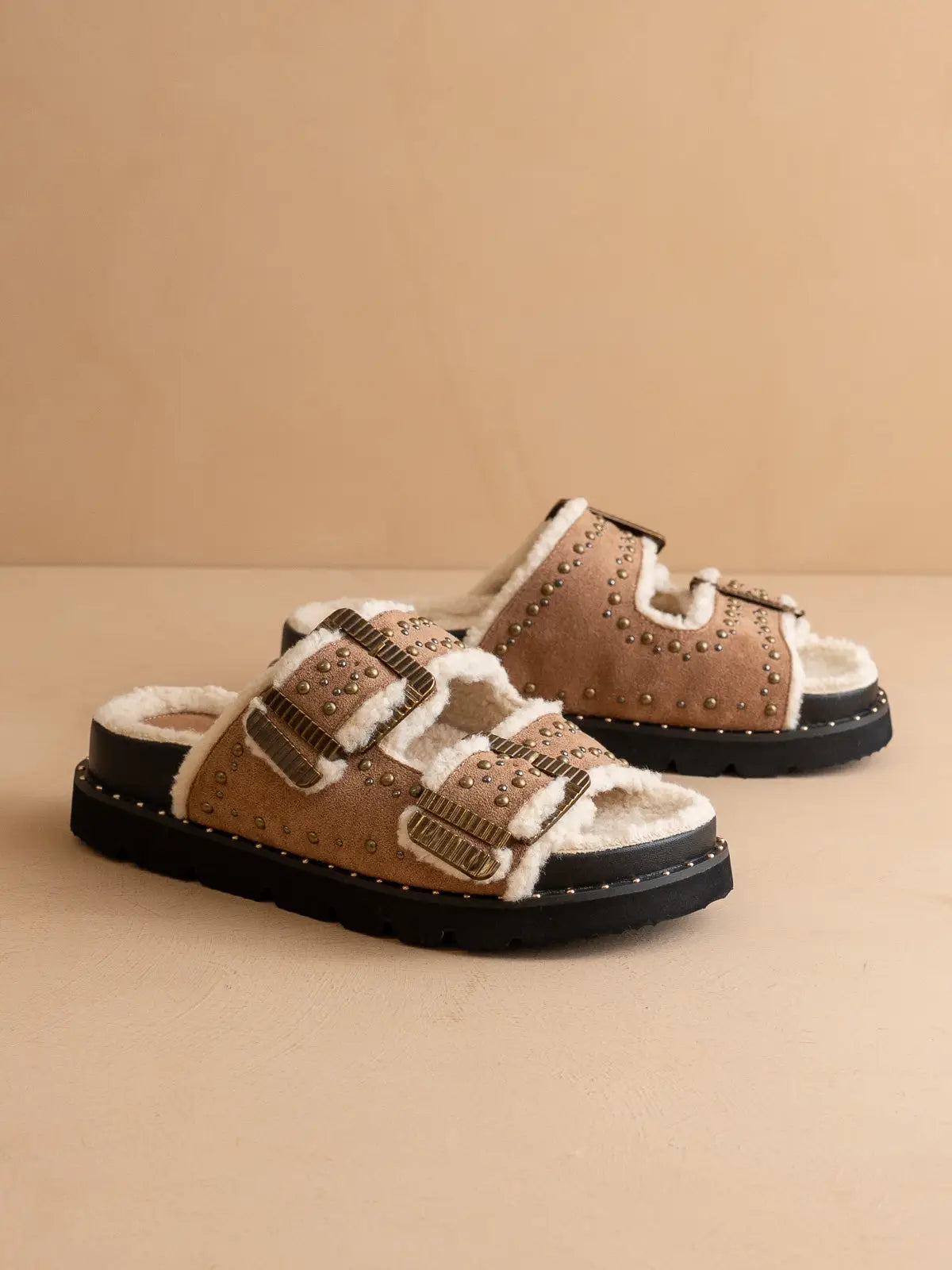 The Gaylen | Latte Studded Buckle Fleece Lined Slides