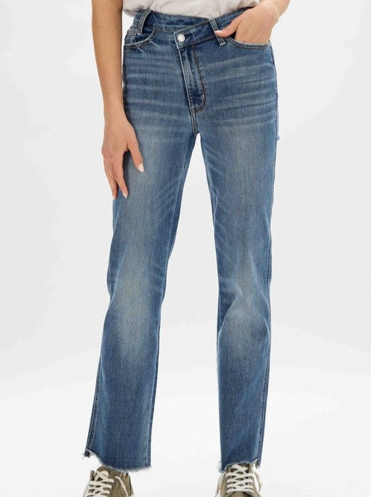 High Waist Criss-Cross WB Dad Jean Straight - Judy Blue  Straight leg jean Criss Cross front High Waist FRONT RISE ( FRONT FLY PANEL): 9.75" FRONT RISE (BACK FLY PANEL): 11" INSEAM :31" 66%Cotton, 21% Poly, 11% Rayon, 2% Spandex Color: Blue