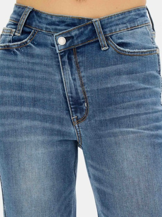 High Waist Criss-Cross WB Dad Jean Straight - Judy Blue  Straight leg jean Criss Cross front High Waist FRONT RISE ( FRONT FLY PANEL): 9.75" FRONT RISE (BACK FLY PANEL): 11" INSEAM :31" 66%Cotton, 21% Poly, 11% Rayon, 2% Spandex Color: Blue