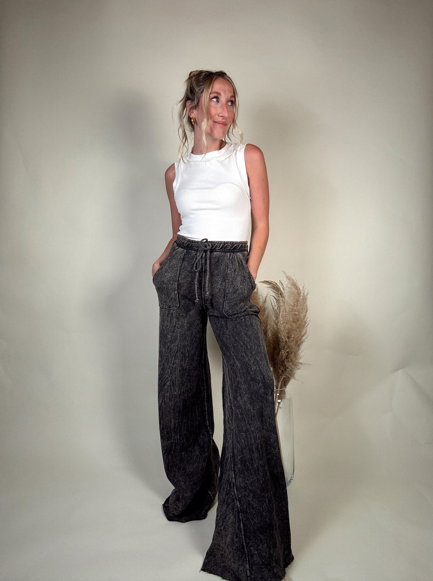 Relaxed Wide Leg Pants