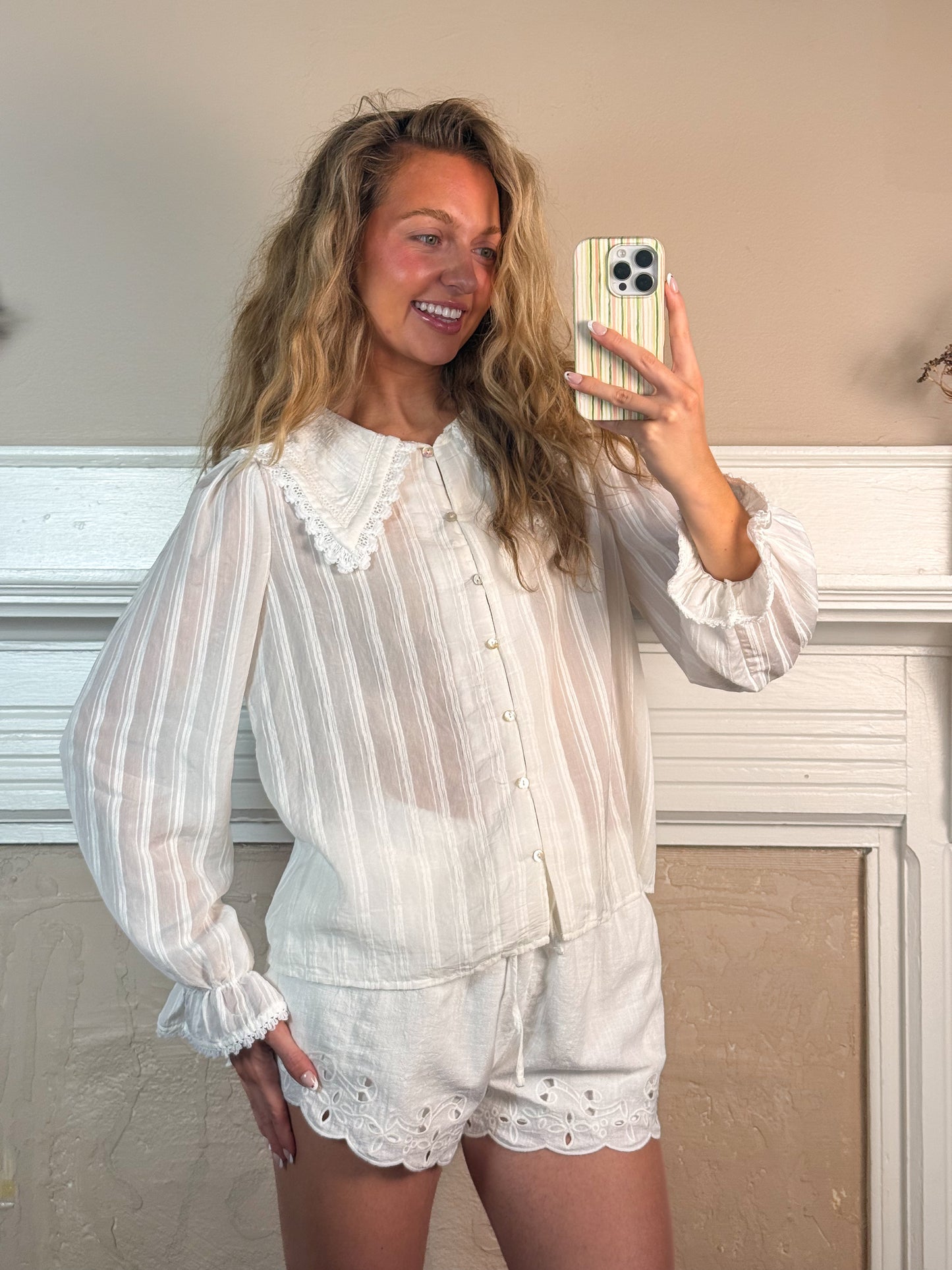 Scallop Lace Collar Button Blouse
