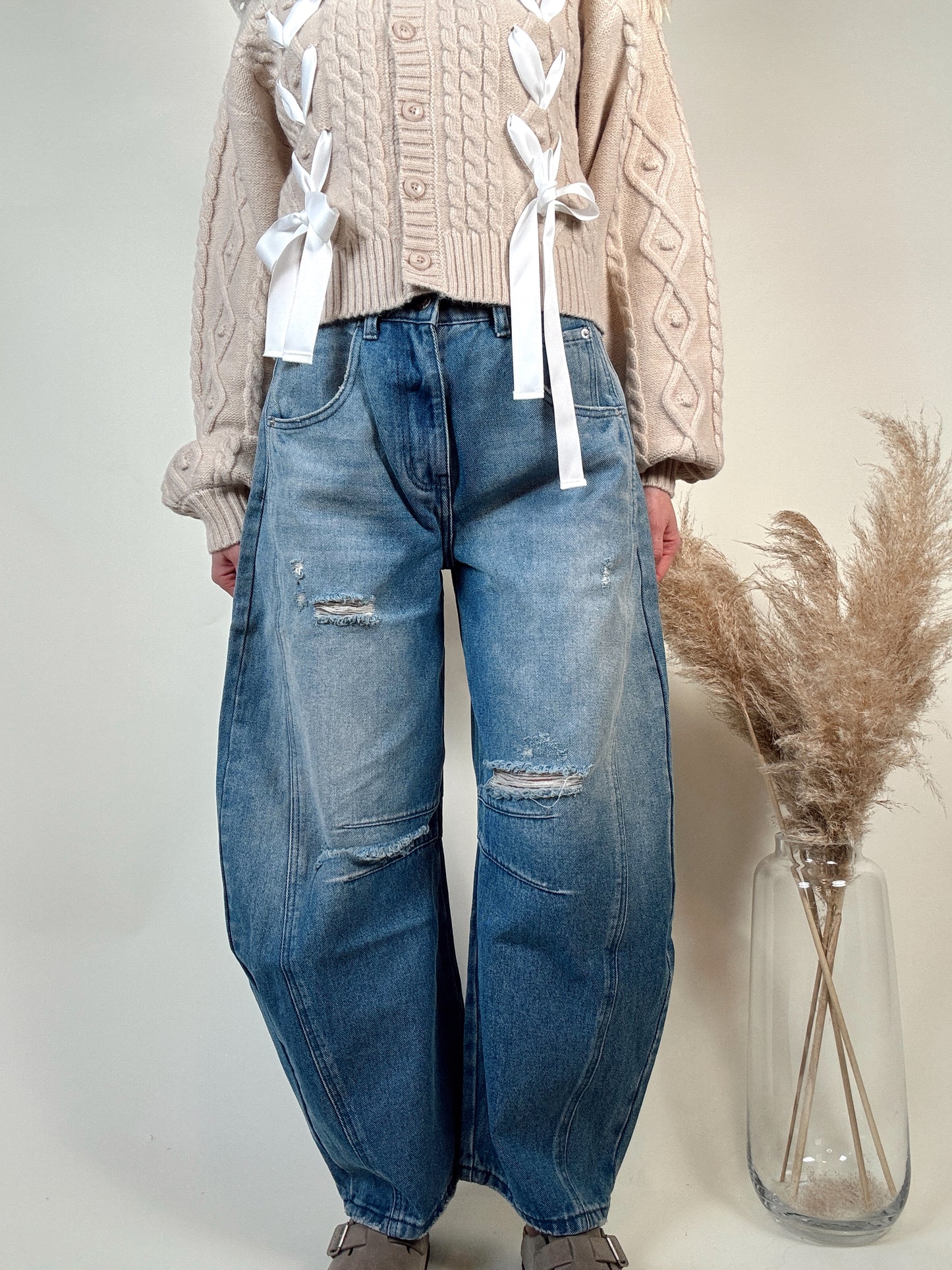 Distressed Barrel Jeans