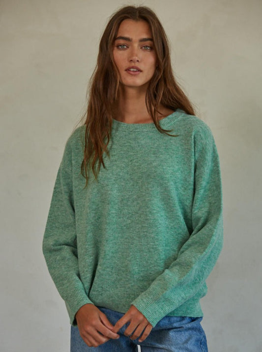 Verde Valley Pullover  Knit Polyester Wool Spandex Sweater Ribbed Detailed Crew Neck Long Sleeve Pullover Top 93% Polyester, 5% Wool, 2% Spandex Color: Green This stylish Verde Valley Pullover is sure to keep you comfortable on those cooler days. Crafted from a super soft and cozy fabric, its vibrant green hue will make a statement wherever you go. Perfect for a casual day out or when you need an extra layer.