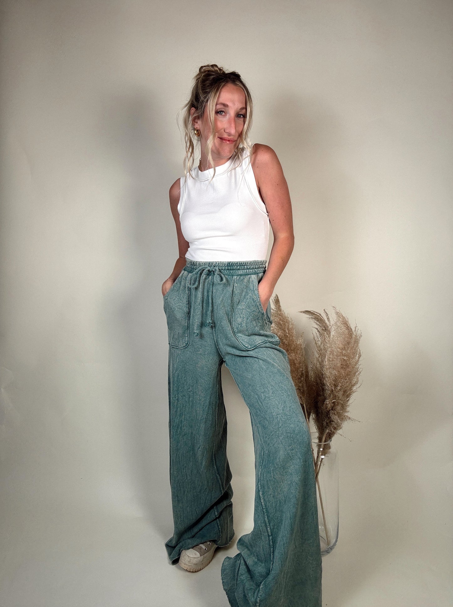 Relaxed Wide Leg Pants