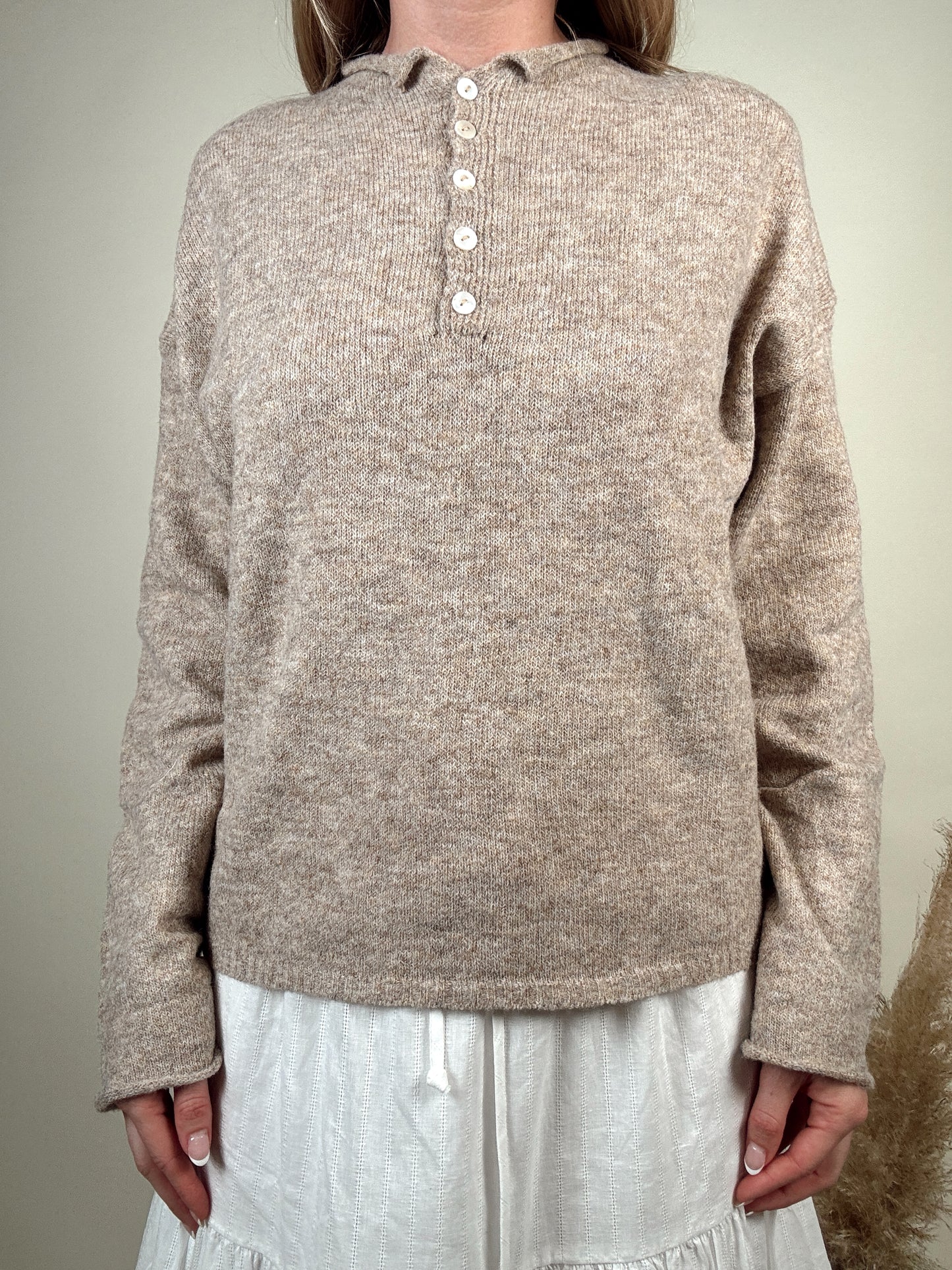 Nola Henley Pullover - Mocha