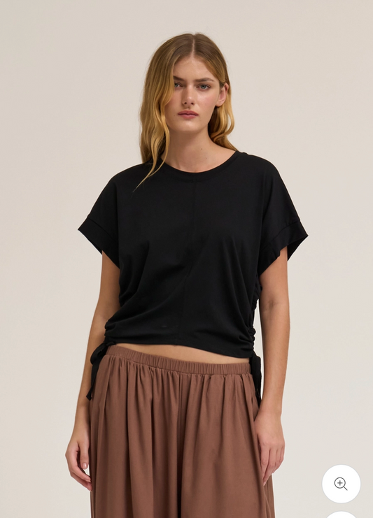 Side Scrunch Tee - Black