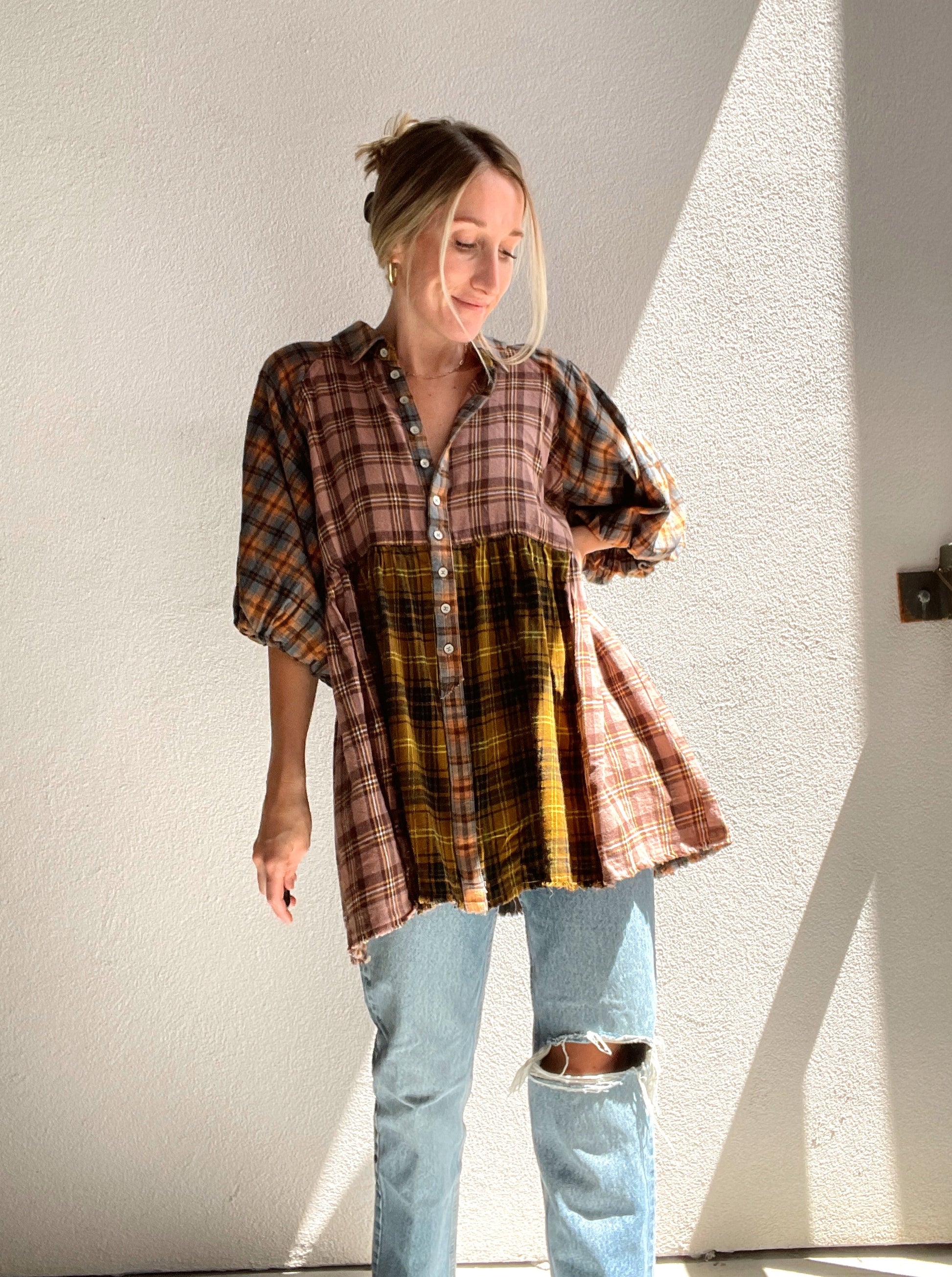 Woven Cotton Yarn Dye Brushed Mixed Plaid Pattern Fold Collar Neck Balloon Short Sleeve Loose Fit Button-Down Tunic Top