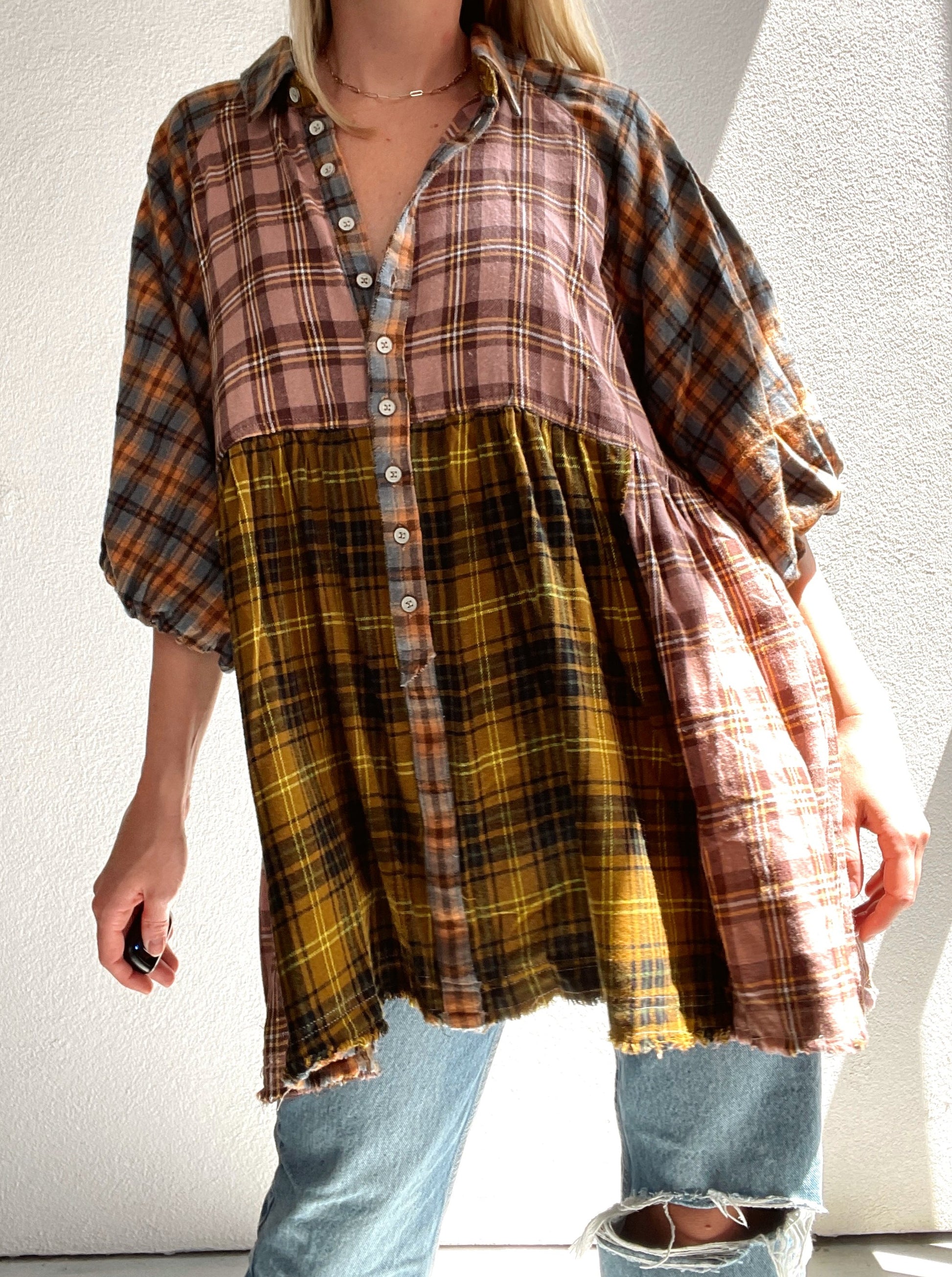 Woven Cotton Yarn Dye Brushed Mixed Plaid Pattern Fold Collar Neck Balloon Short Sleeve Loose Fit Button-Down Tunic Top