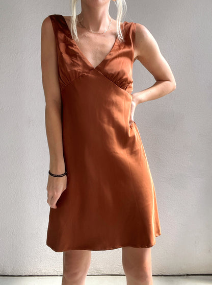 V neck sleeveless satin dress, loose fitting